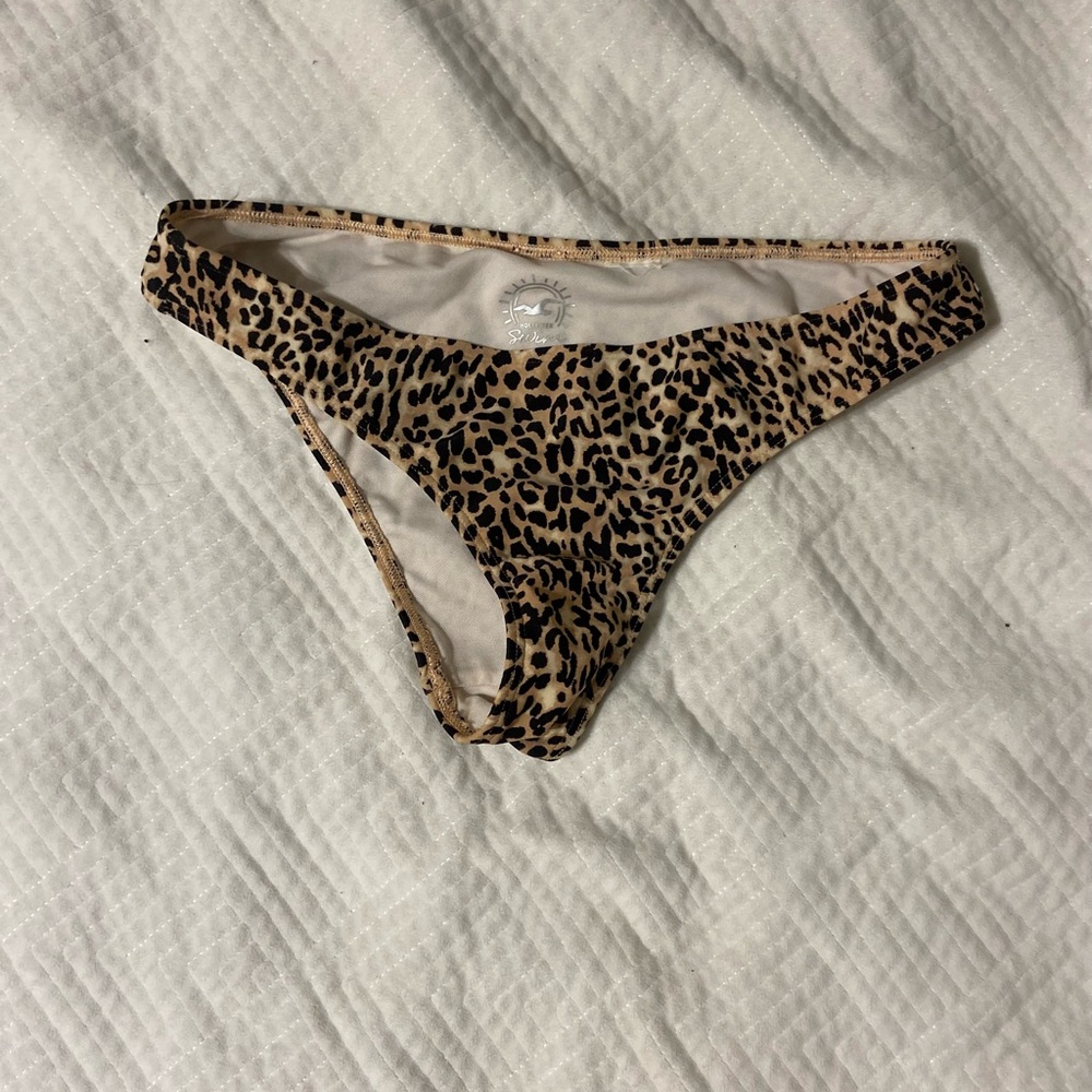 Hollister Cheetah Print Bikini Bottoms, Size: S, good condition